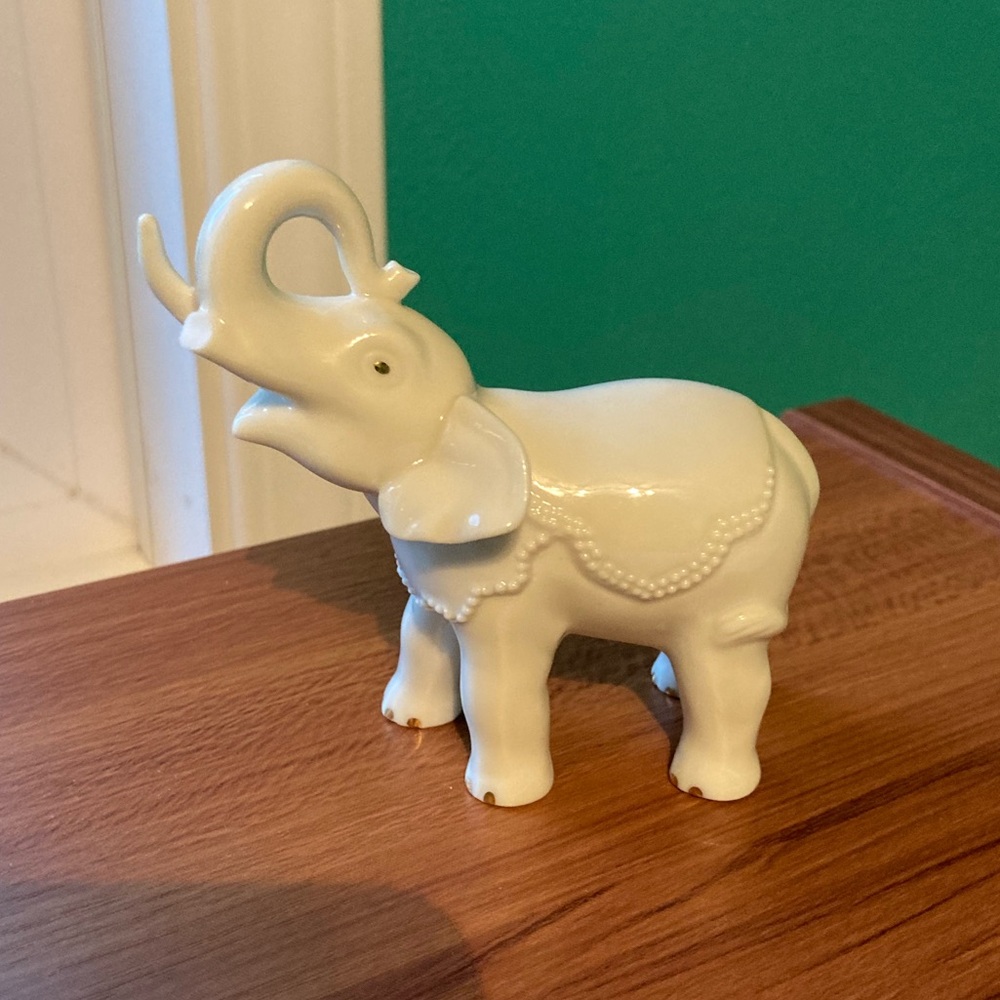 Lennox White Elephant